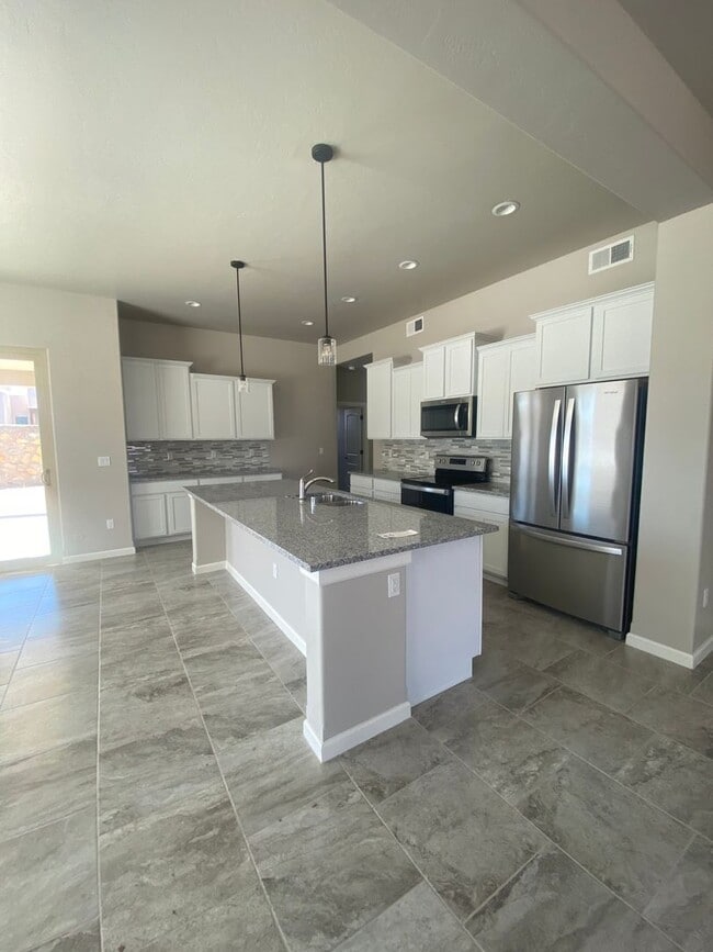 Photo - Newer 3 Bedroom+ Office Near Red Hawk Golf Course