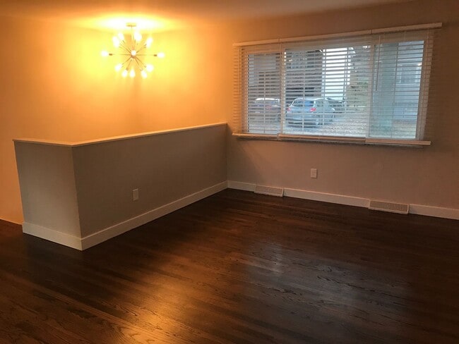 Photo - Pet Friendly, Renovated Home in Fox School District Unidad 2320