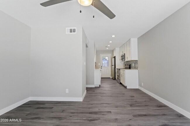 Photo - 35 W Medlock Dr Unit 2