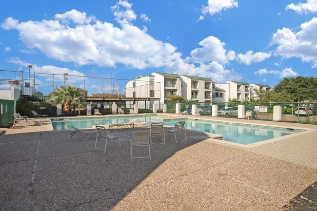 Photo - 2826 S Bartell Dr Unit F38