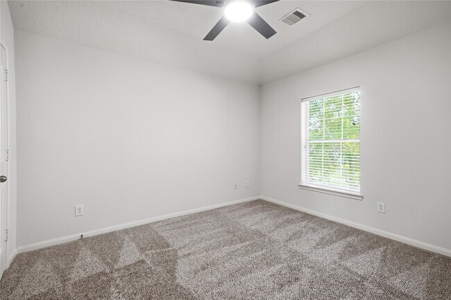 Photo - 6165 Darlington Ct