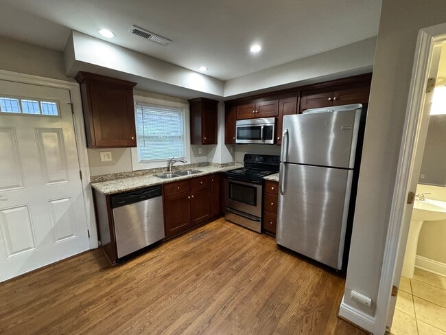 Photo - 422 State St