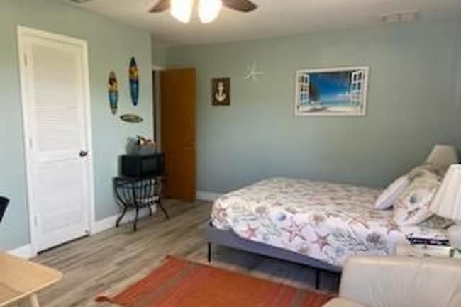 Photo - 4500 NE 5th Ave