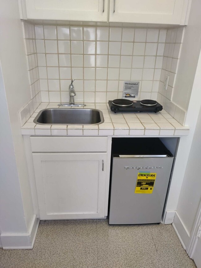 Photo - 1917 N Oxford Ave