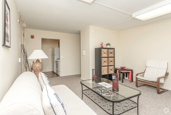 1BR, 1BA - Studio 430 SF