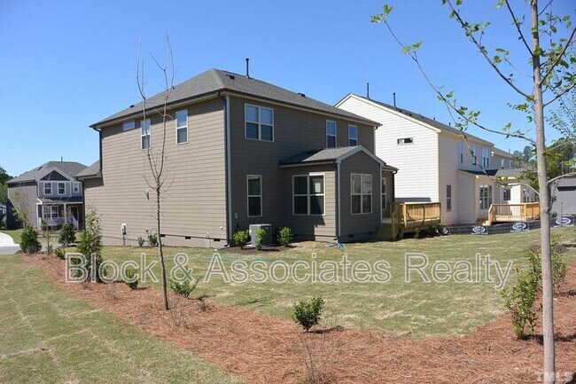 Photo - 249 Tilth St