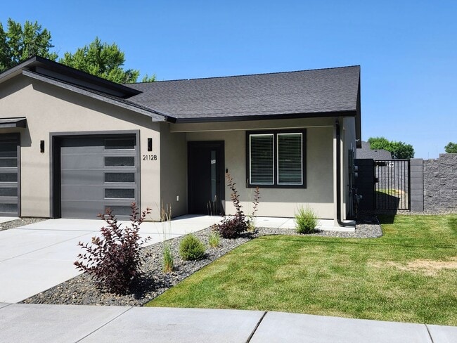 211252 NEW 06/13/25 - 211252 NEW 06/13/25 Apartment Unit B