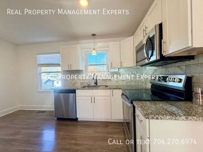 Photo - 903 Michigan St