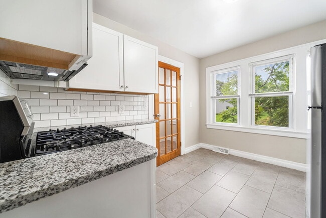 Photo - 465 Cherry St