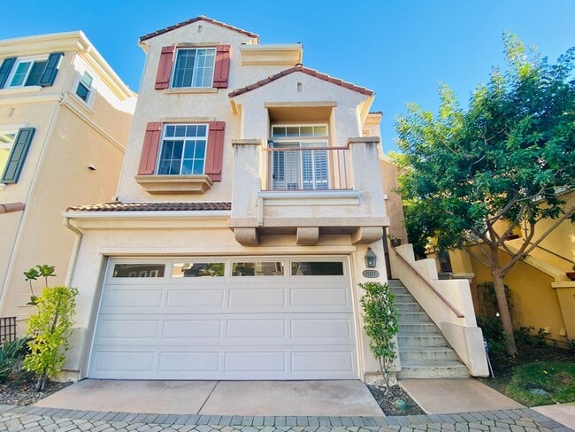 Building Photo - Lovely Home in Carmel Valley!