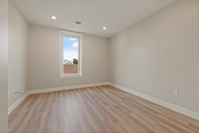 Photo - 211 Green St Unidad 206