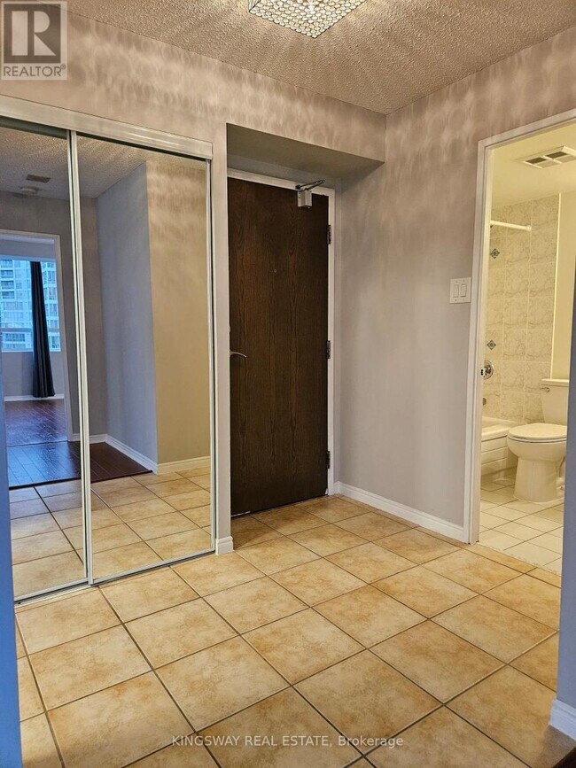 Photo - 50 Kingsbridge Garden Cir Unité 905