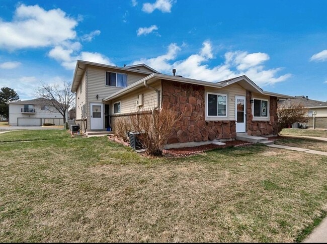 Photo - 3354 S Flower St