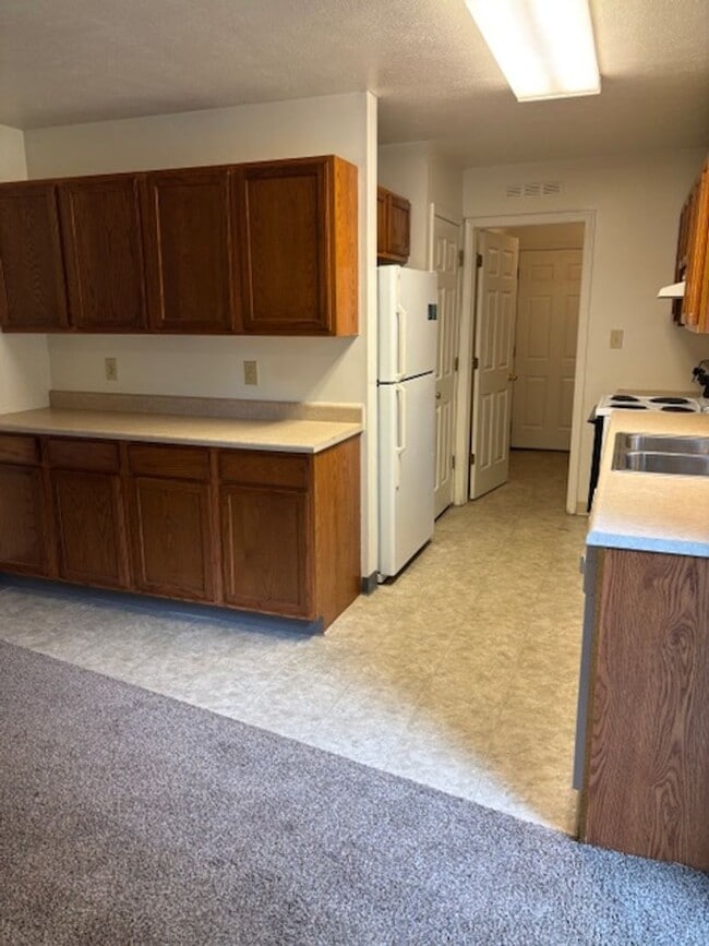 1304 N Kinser Pike