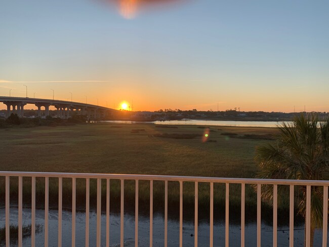 Building Photo - 3343 Lighthouse Point Ln
