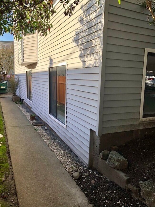 Photo - NOB HILL TERRACE APARTMENTS Unit A