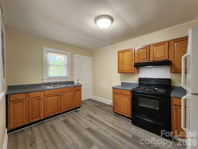 Photo - 193 Hoover Ave NE