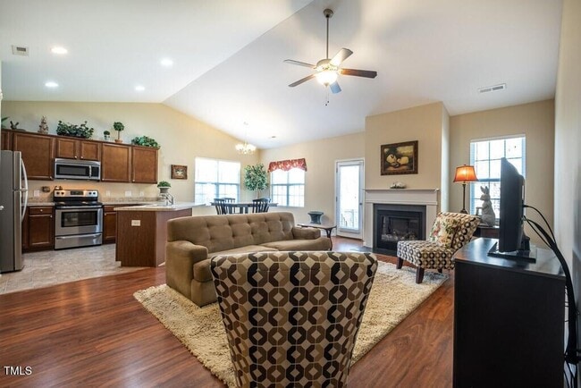 Photo - **3/2 Ranch Style Home with Fenced In Yard**