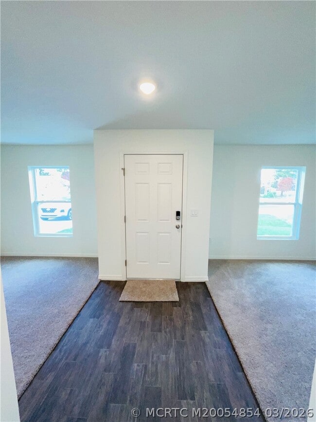 Photo - 1701 SE Manth Ln