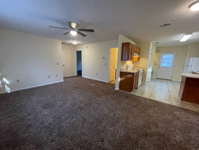 Photo - 801 Jessica Ln