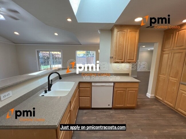 Photo - 194 Cynthia Dr