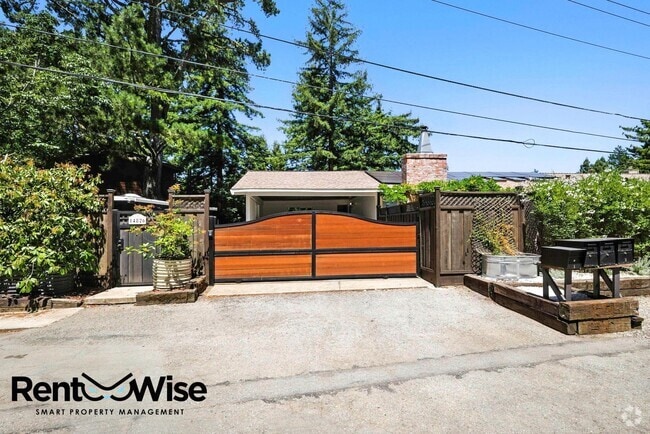 Building Photo - 14826 Skyline Blvd Unit 1 Rental