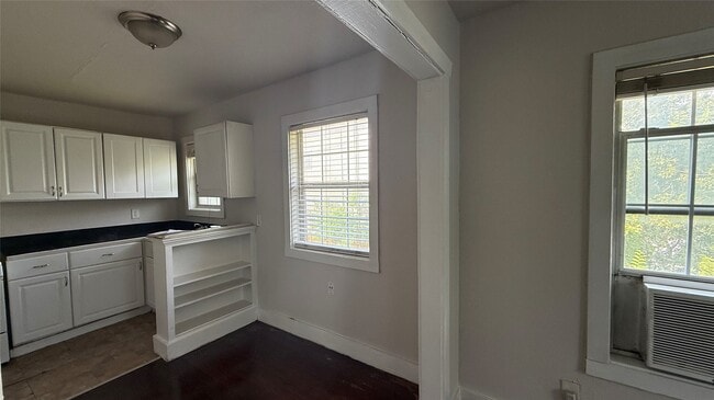 Photo - 1624 Holman St
