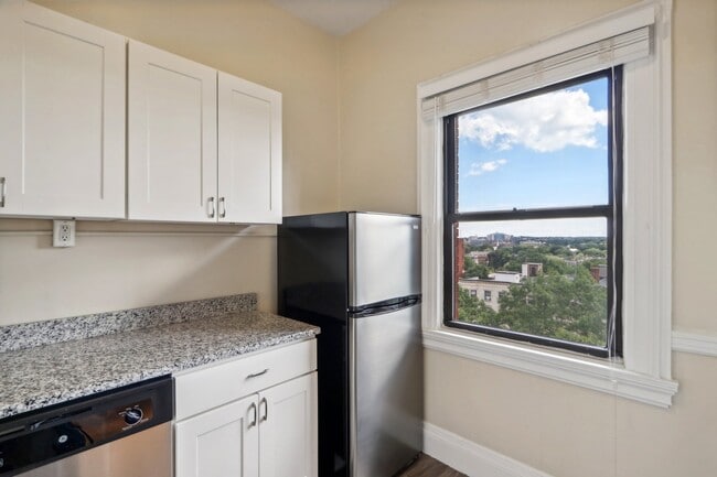 Photo - 1482 Beacon St