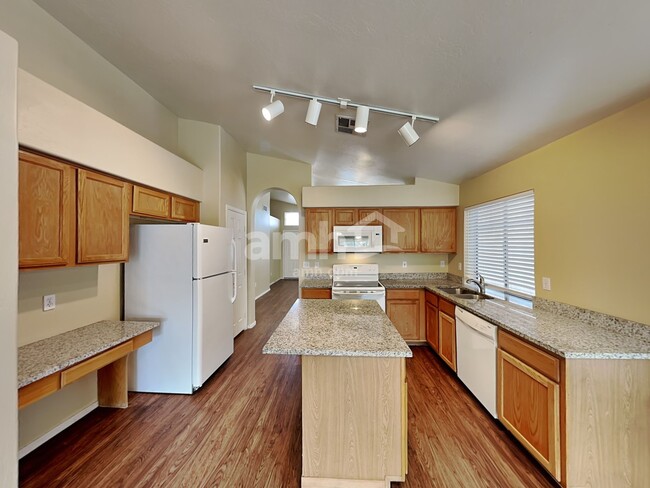 Photo - 7515 E Medina Ave