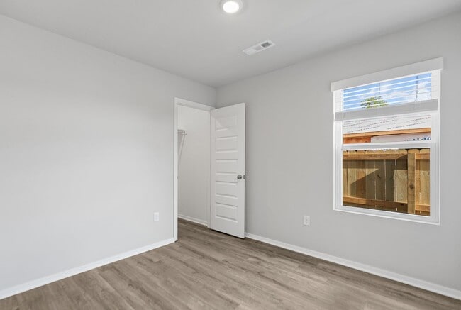 Photo - 6608 NW Vandergriff St
