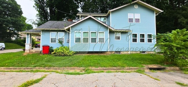Photo - 630 N Pleasant St Unit 2