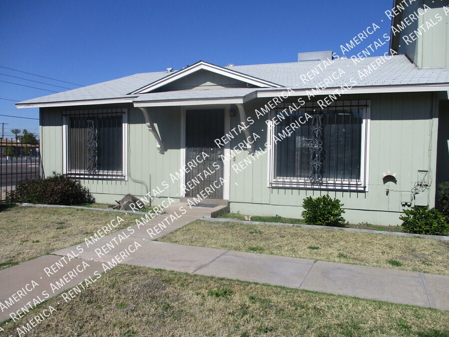Photo - 2645 W Highland Ave-