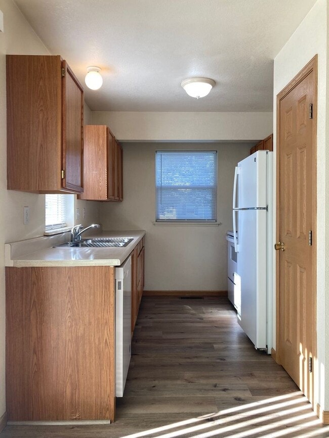 Photo - Bright & Convenient Townhouse Living!