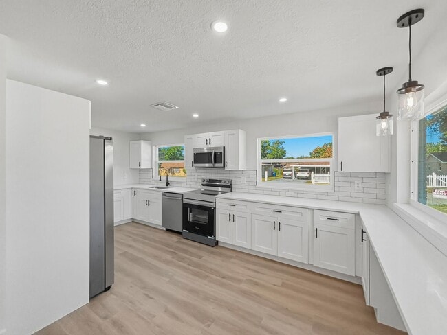 Photo - Spacious and Updated Home in Tampa! Move-in Ready | 2bed-1bath