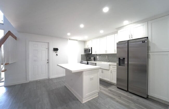 Building Photo - 14145 Kendale Lakes Cir Rental