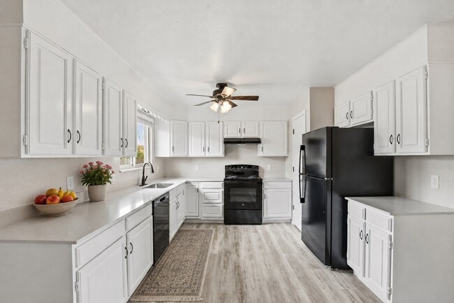 Photo - 1482 Youngfield St