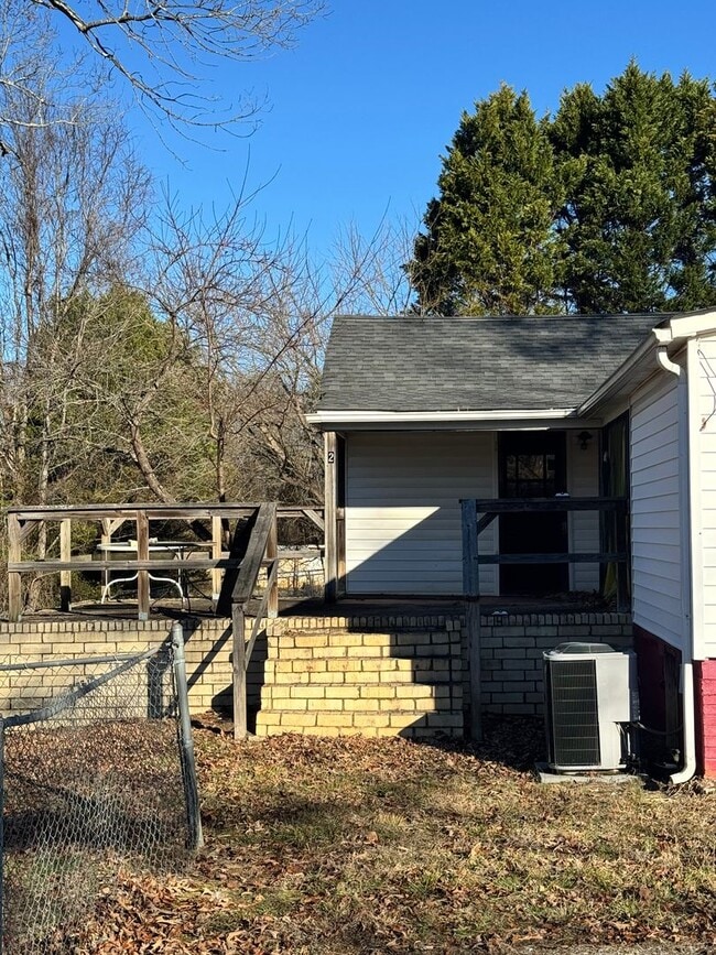 Photo - 2/1 Duplex in Shelby, NC