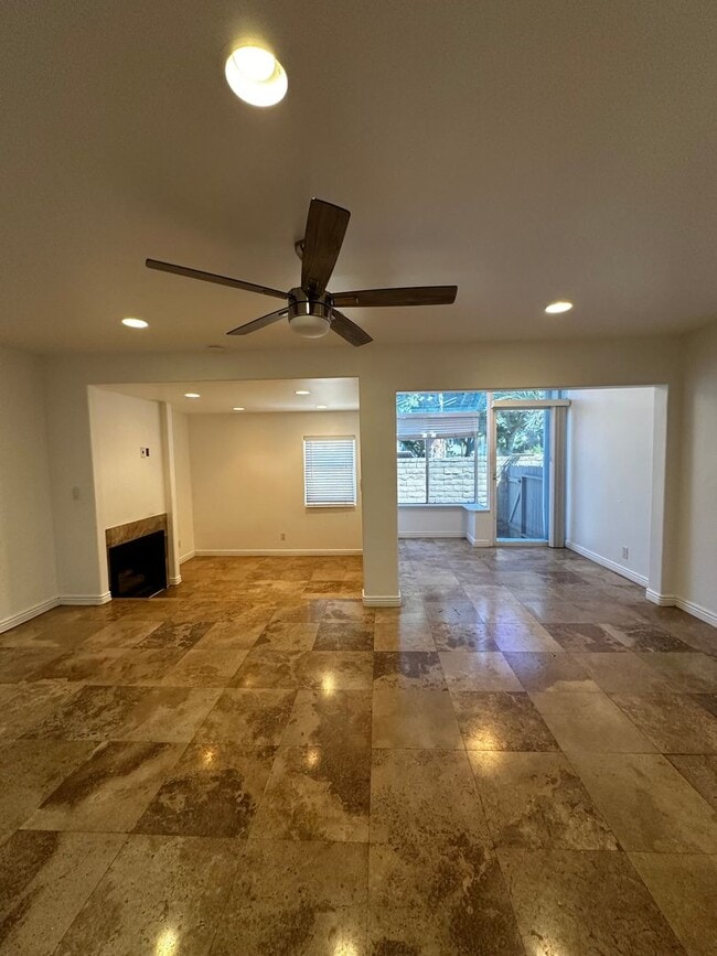 17172 Pacific Coast Hwy Unidad 103