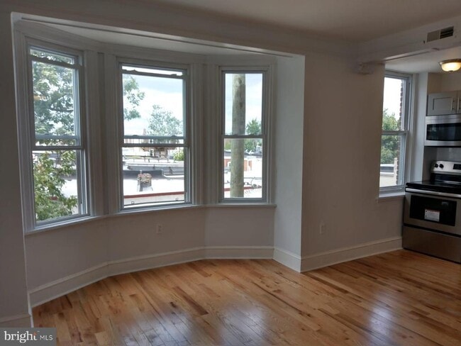 Building Photo - 5913-17 Chestnut St Unit 4D Rental