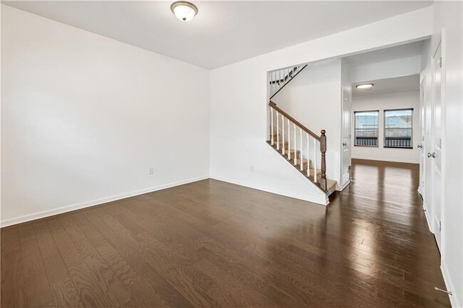 Photo - 1586 Garden View Dr