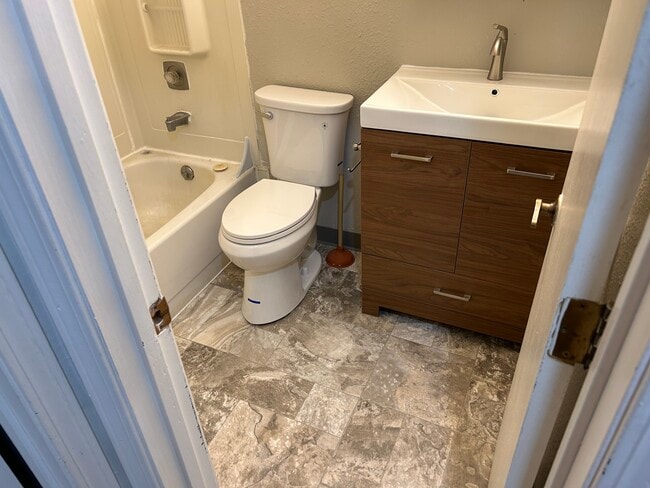 3 BR2