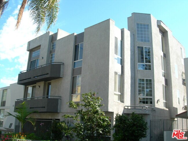 Photo - 1943 Selby Ave Unidad 101
