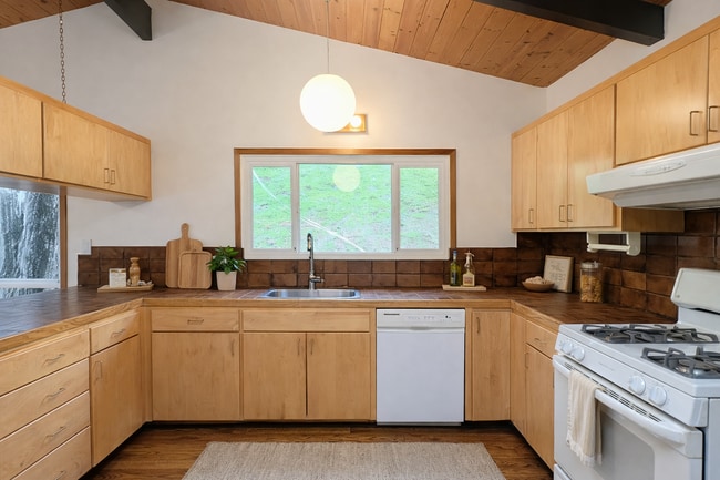 Photo - 128 Bothin Rd