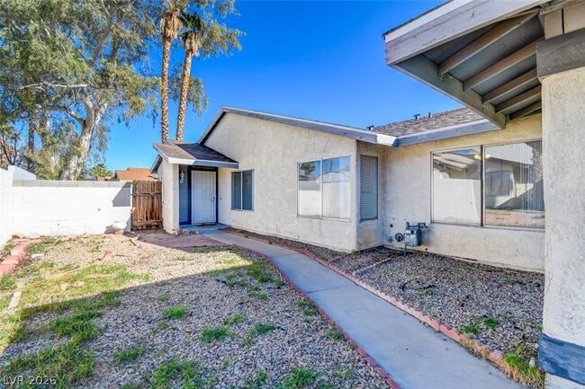 Photo - 6970 Starwood Dr