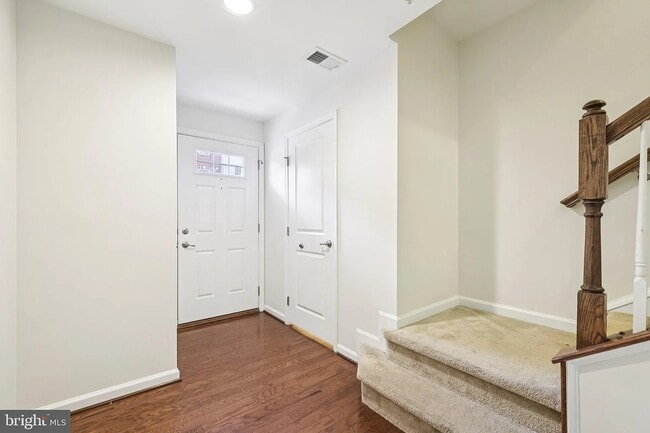 Photo - 8074 Locust Mill St