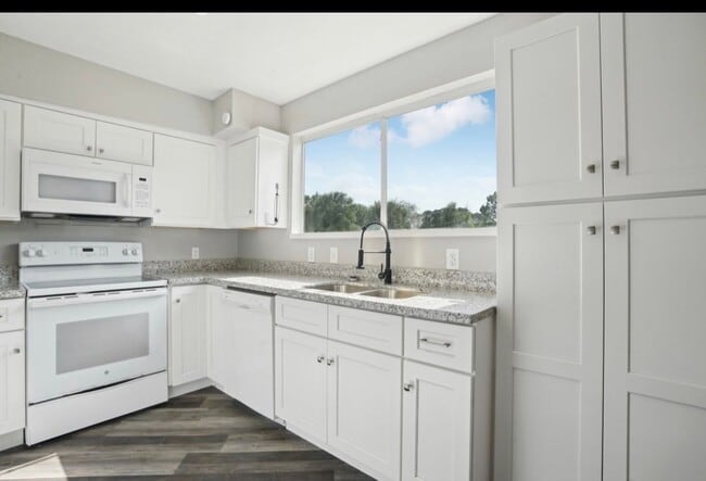Photo - 8412 Avenue L Unidad 2