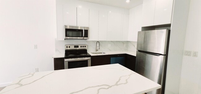 30 Howe Ave Unit 206