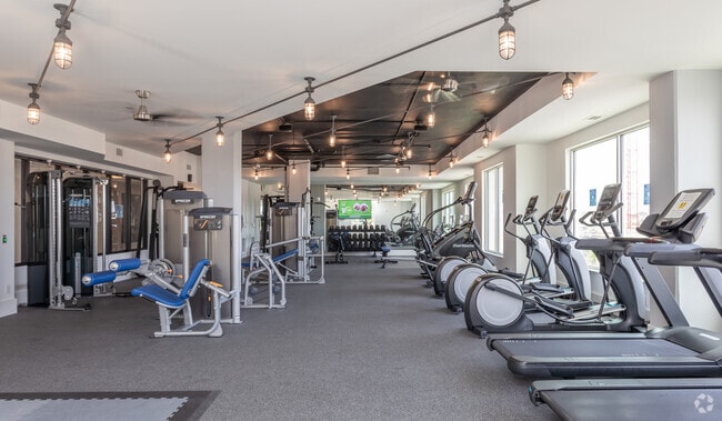 Strength & Cardio Center - Axel Brewers Hill