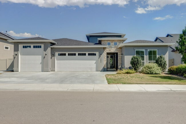 Building Photo - 12090 W Endsley St