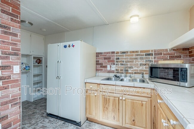 Photo - 16301 N Ave Del Canada